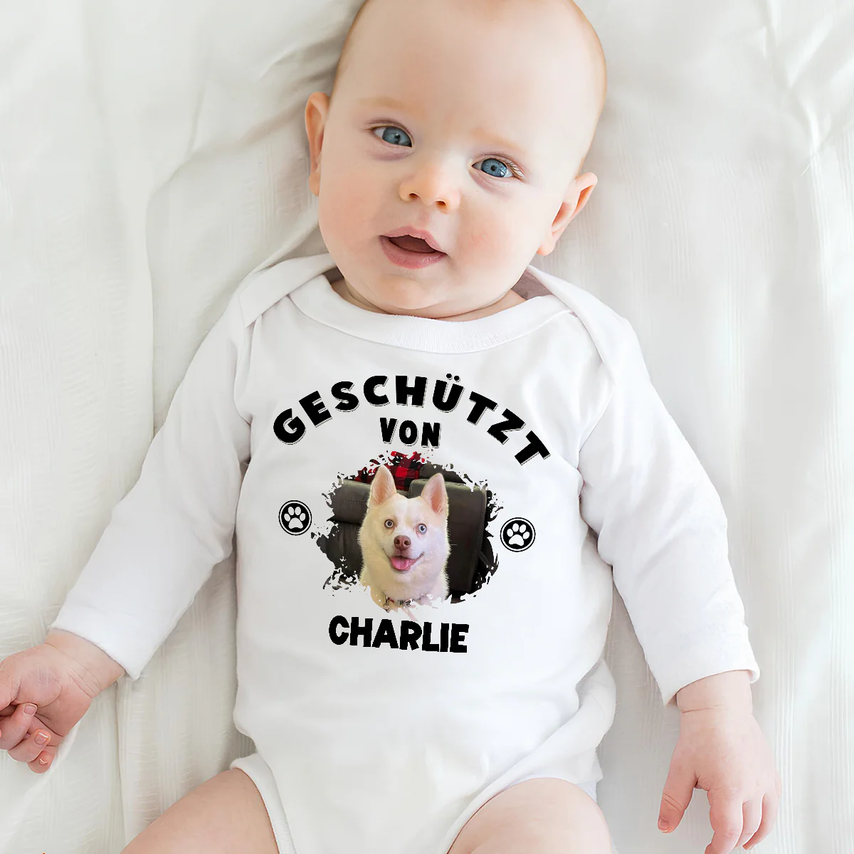 Mensch beschützt von Hunden Foto – Personalisierter Baby-Langarm-Body - Image 3
